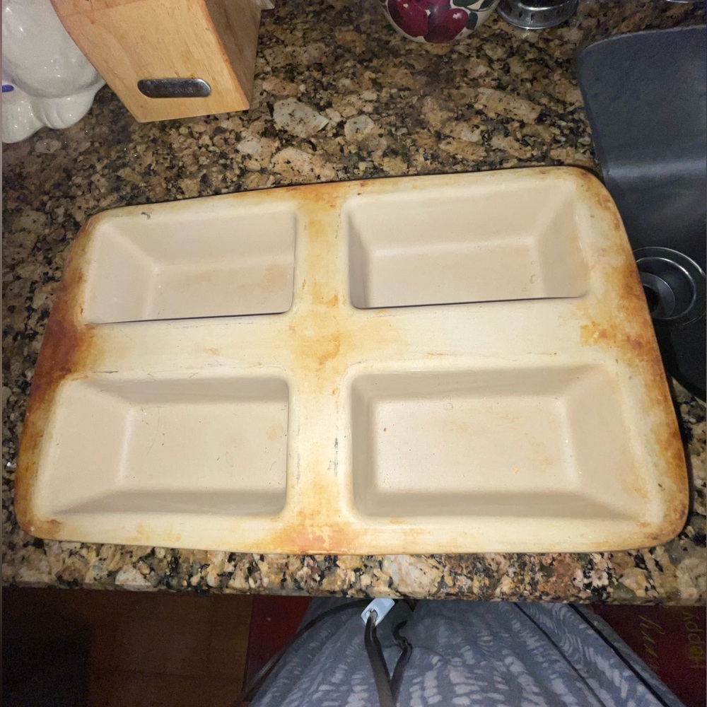 Mini bread crockery pan